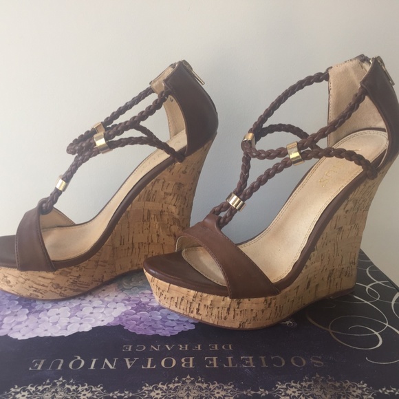 Venus Wedge Sandal - Picture 4 of 5